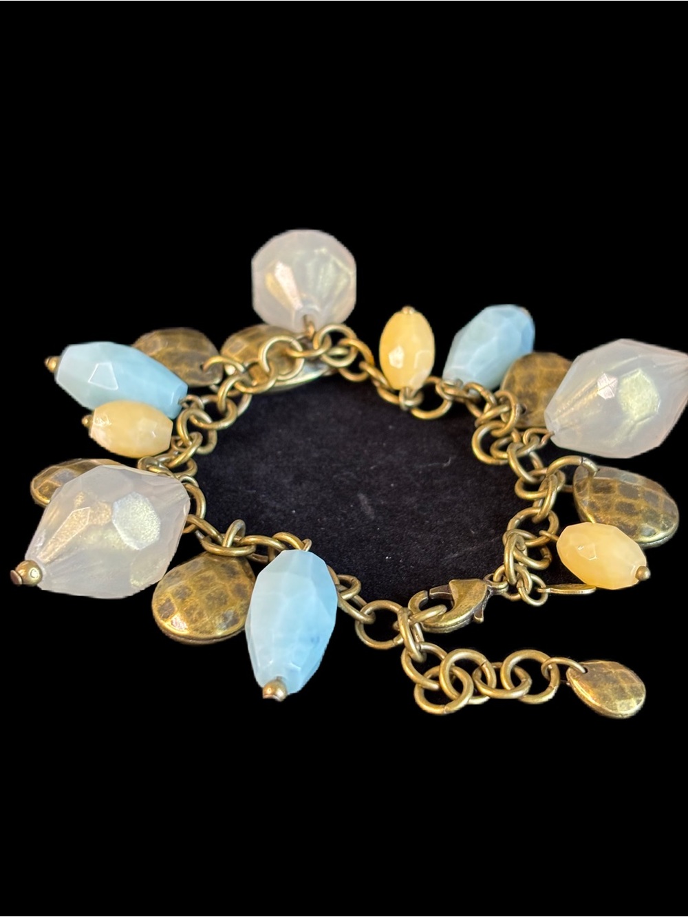 NWOT Premier Designs Gold-Tone Charm Bracelet with Blue and Cream Beads